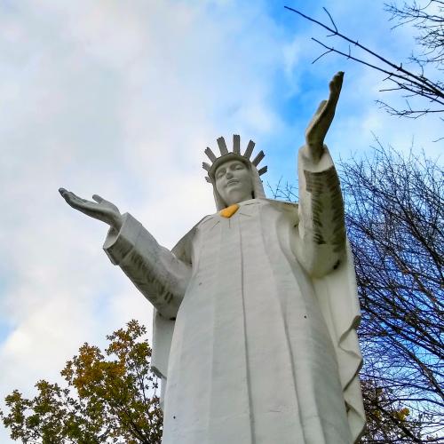 belgie/celles/statue-de-la-vierge