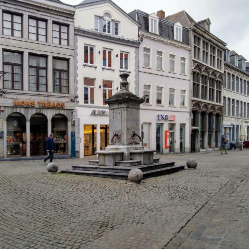 belgie/mons/fontaine-du-rouge-puis