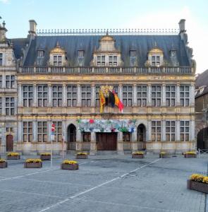 belgie/tournai/halle-aux-draps