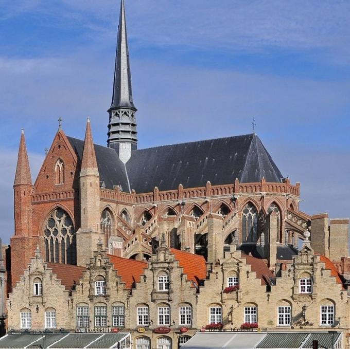 belgie/veurne/sint-walburgakerk