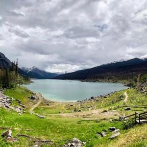 canada/jasper-national-park/medicine-lake