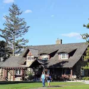 canada/jasper-national-park/park-information-center