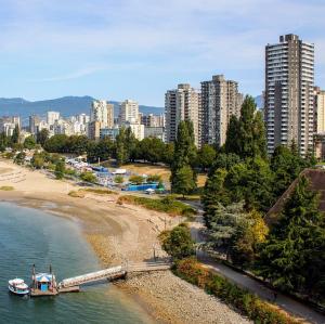 canada/vancouver/english-bay-beach