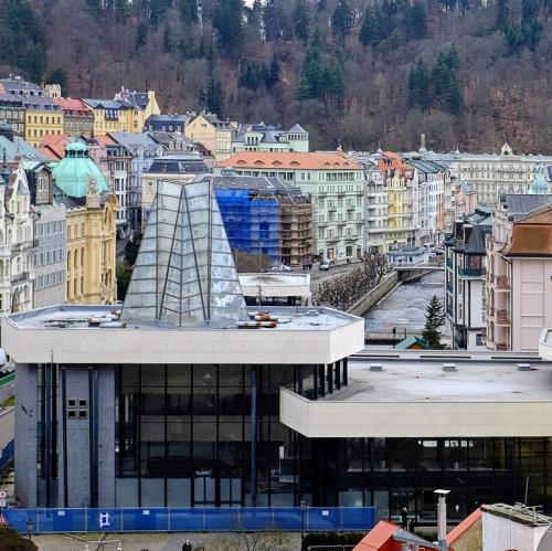 cesko/karlovy-vary/vridelni-kolonada-sprudel-kolonada