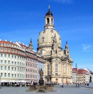 deutschland/dresden/neumarkt