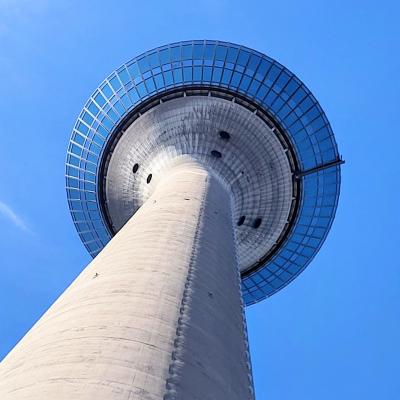 deutschland/dusseldorf/rheinturm