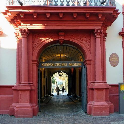 deutschland/heidelberg/kurpfalzisches-museum