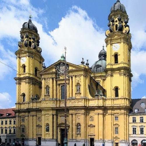 deutschland/munchen/theatinerkirche