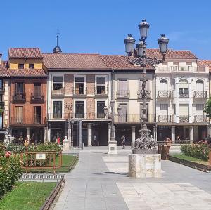 espana/alcala-de-henares/plaza-de-cervantes