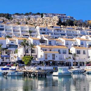 espana/almunecar/puerto-deportivo-marina-del-este