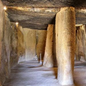 espana/antequera/museo-de-los-dolmenes