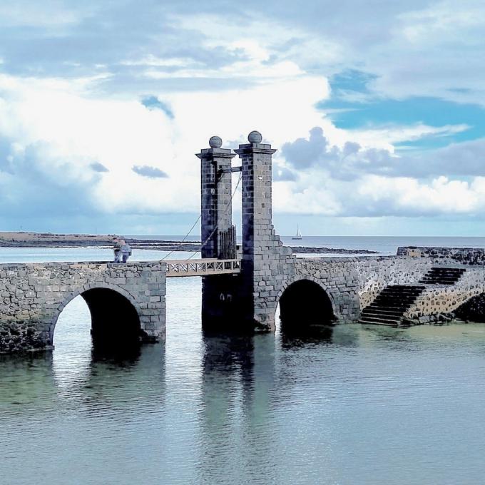 espana/arrecife/puente-de-las-bolas