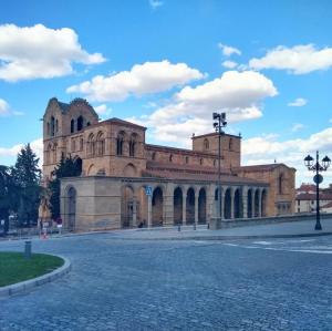 espana/avila/basilica-de-san-vicente