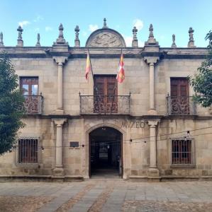 espana/avila/palacio-de-los-deanes-museo-provincial-de-avila