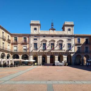 espana/avila/plaza-del-mercado-chico