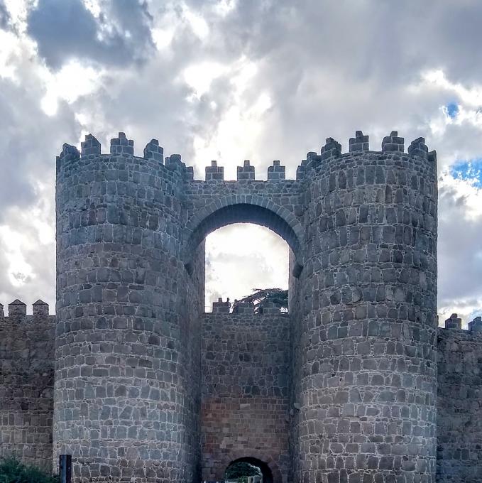 espana/avila/puerta-de-san-vicente