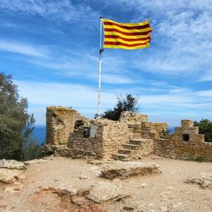 espana/begur/castell-de-begur-panorama