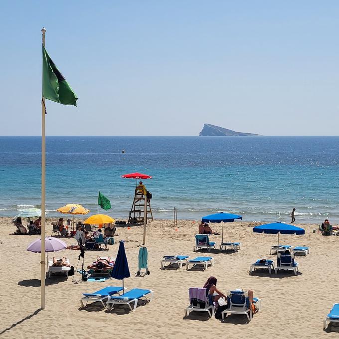 espana/benidorm/playa-de-poniente-paseo-maritimo