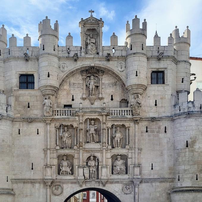 espana/burgos/arco-de-santa-maria