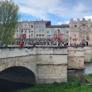 espana/burgos/puente-santa-maria