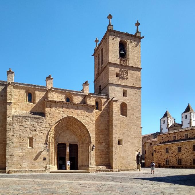 espana/caceres/iglesia-de-santa-maria