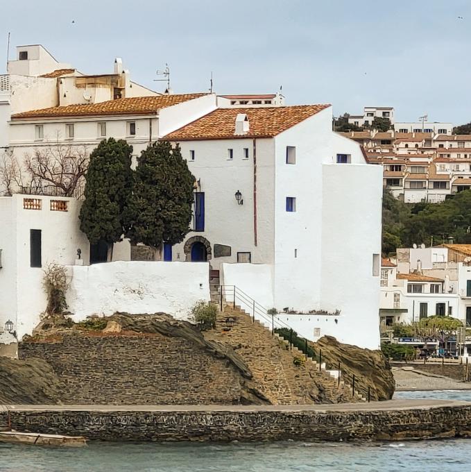 espana/cadaques/ayuntamiento-casa-de-la-vila