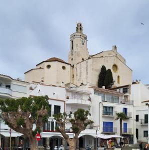 espana/cadaques/iglesia-de-santa-maria