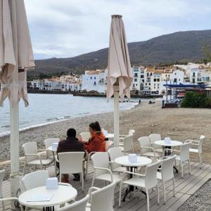 espana/cadaques/paseo-maritimo-playa