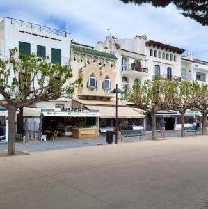 espana/cadaques/paseo-maritimo-playa