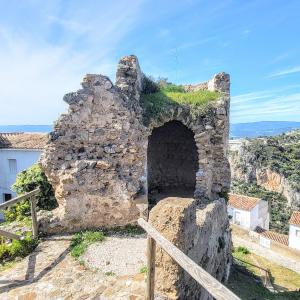 espana/casares/castillo-ruinas