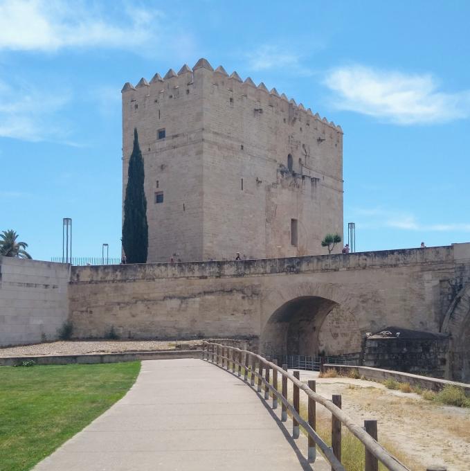 espana/cordoba/torre-de-la-calahorra-museo-vivo-de-al-andalus