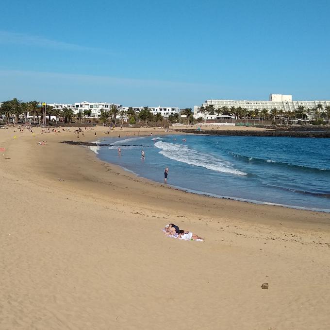 espana/costa-teguise/playa-de-las-cucharas