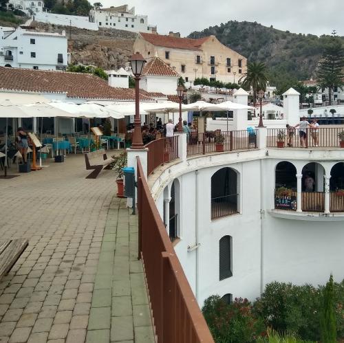 espana/frigiliana/plaza-de-las-tres-culturas