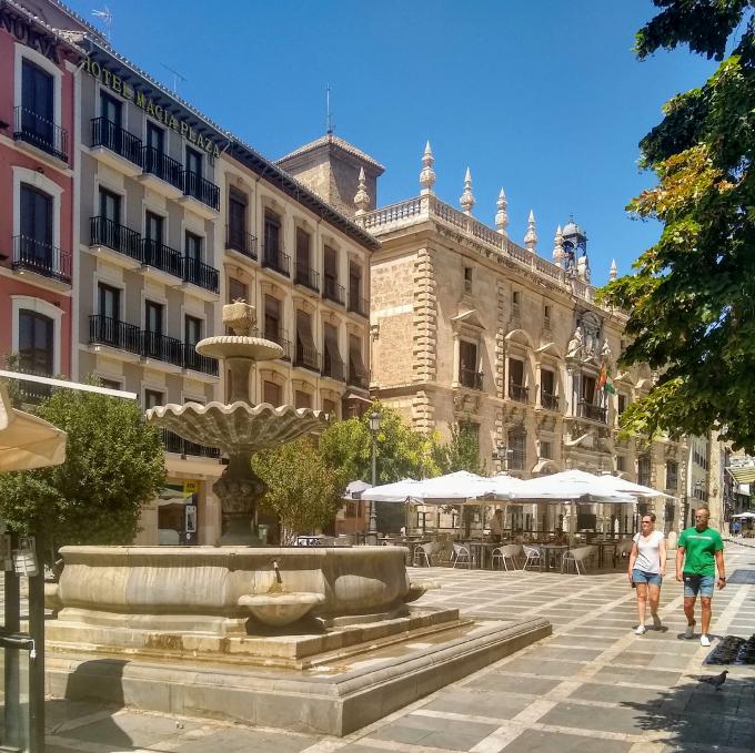 espana/granada/plaza-nueva