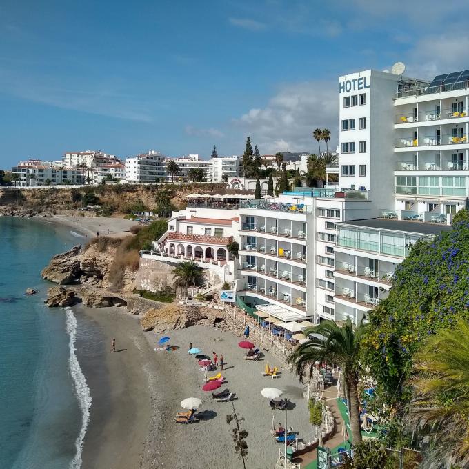 espana/nerja/playa-la-caletilla