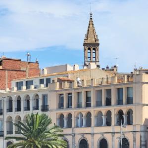 espana/palamos/antics-quarters-de-cavalleria