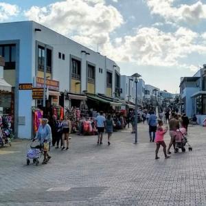 espana/playa-blanca/calle-limones