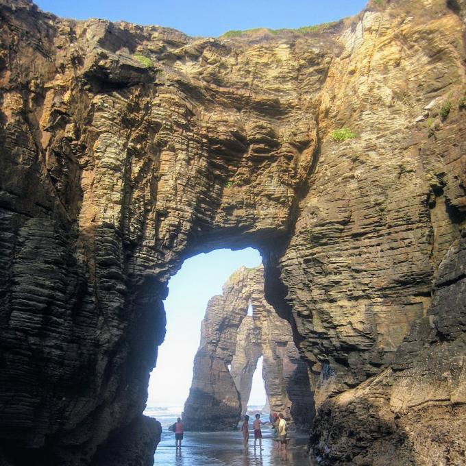 espana/praia-das-catedrais