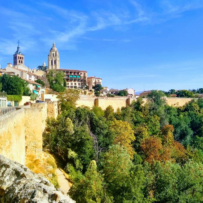 espana/segovia/mirador-sobre-la-valle-de-clamores