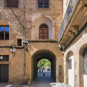 espana/solsona/portal-del-castell