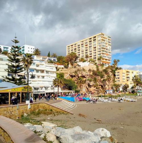 espana/torremolinos/playa-del-bajondillo