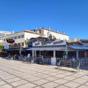 espana/torremolinos/plaza-de-la-nogalera