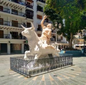 espana/torremolinos/plaza-de-la-union-europea