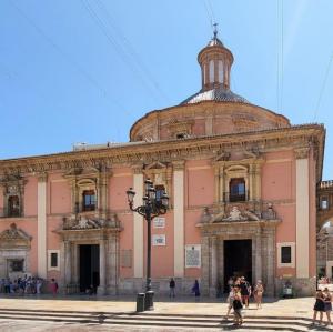 espana/valencia/basilica-de-la-mare-de-deu-dels-desemparats