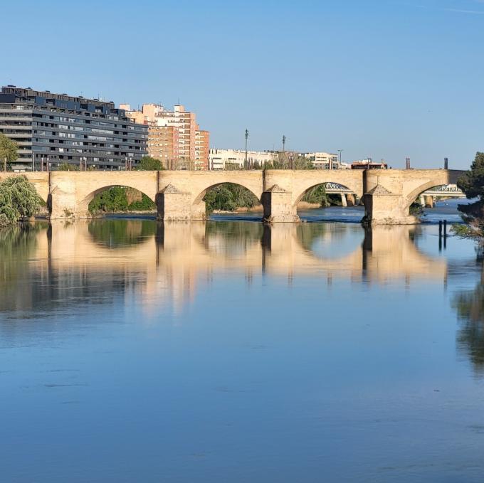 espana/zaragoza/puente-de-piedra