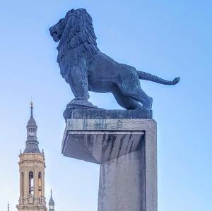 espana/zaragoza/puente-de-piedra