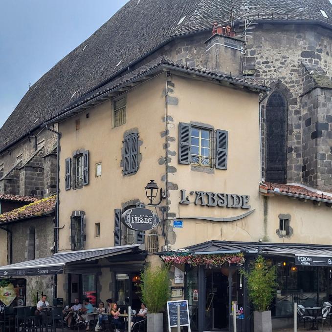 france/auvergne-rhone-alpes/aurillac/place-du-square