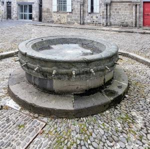 france/auvergne-rhone-alpes/aurillac/place-saint-geraud