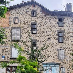 france/auvergne-rhone-alpes/aurillac/place-saint-geraud