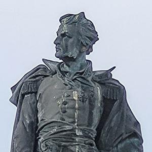 france/auvergne-rhone-alpes/aurillac/statue-du-general-delzons